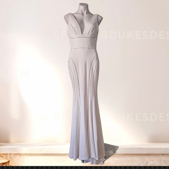 Dresses & Skirts - Elegant White Evening Gown